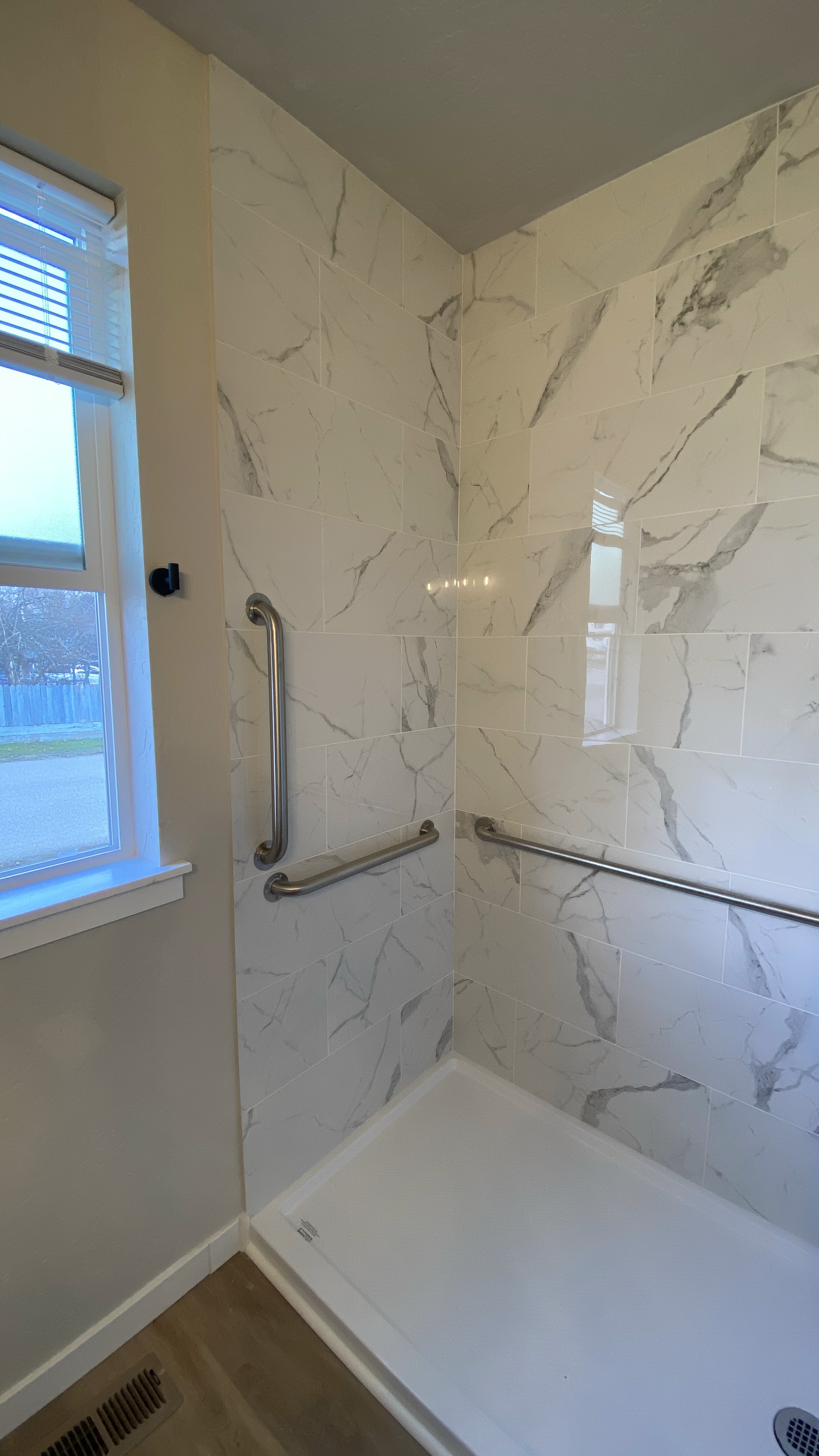 Shower valve and tile detail